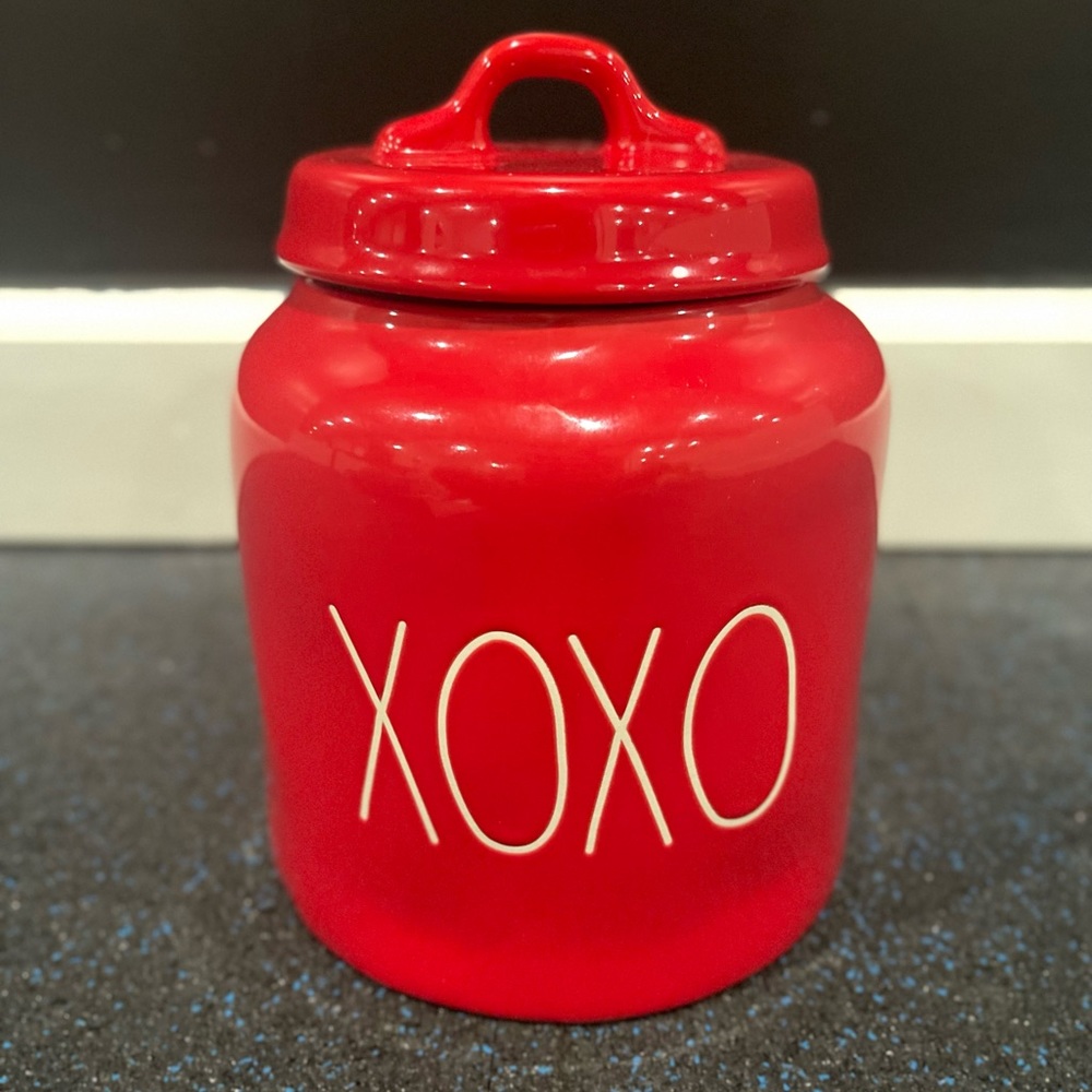 Brand new Rae dunn xoxo canister